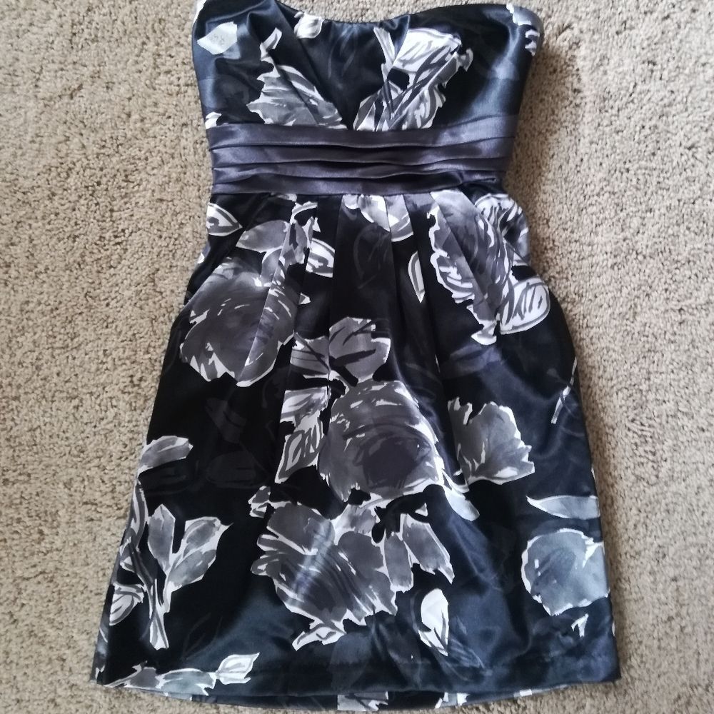 Speechless Floral Strapless Dress